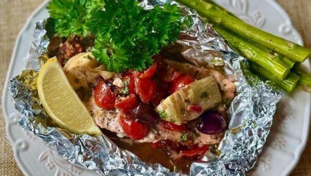 Mediterranean Salmon Baked in Foil